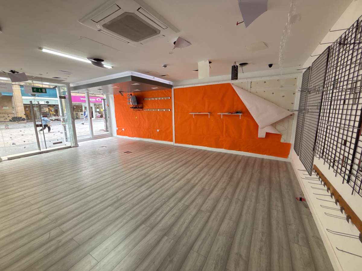 Retail/Shop in Perth - photo 4