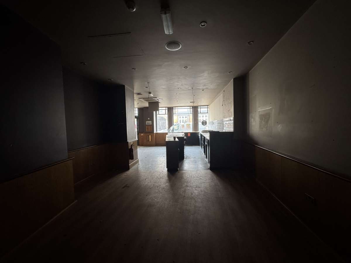 Retail/Shop in Bourne - photo 4