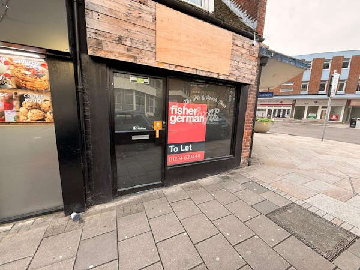 Retail/Shop in Bedford - photo 3