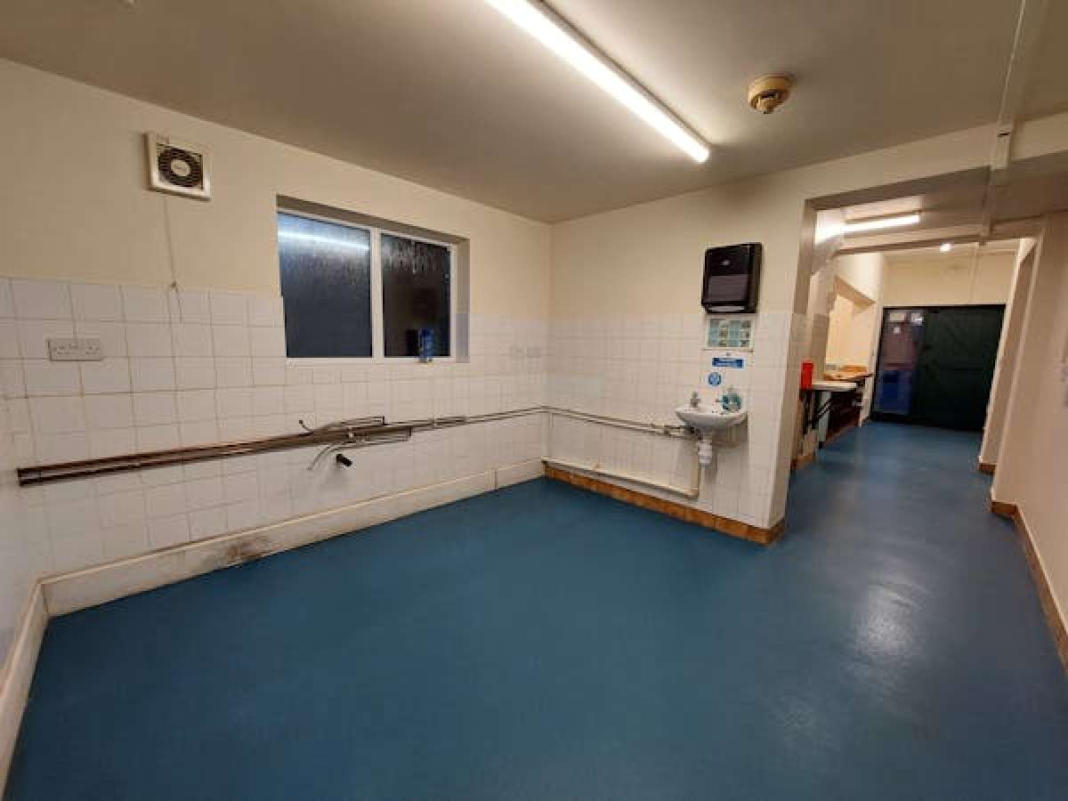 Retail/Shop in Swadlincote - photo 3