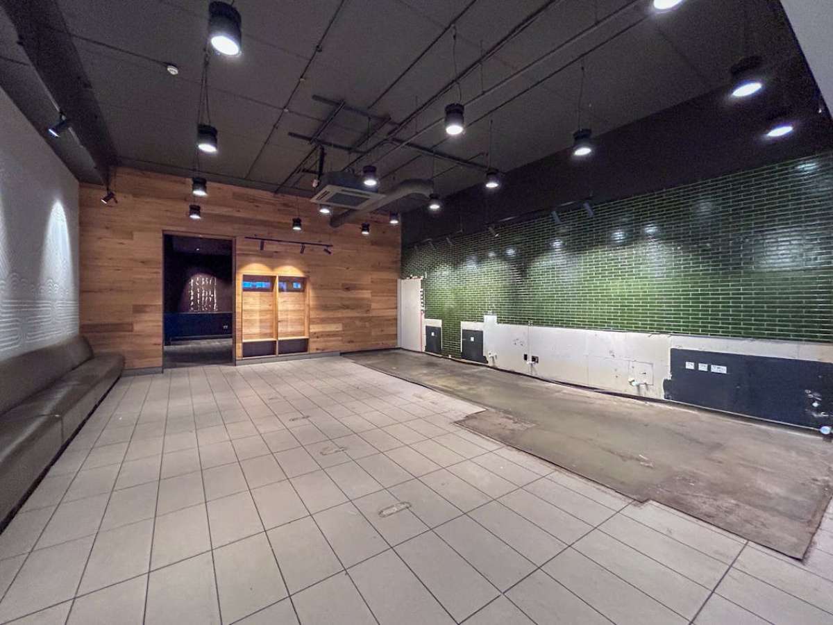 Retail/Shop in Bournemouth - photo 4