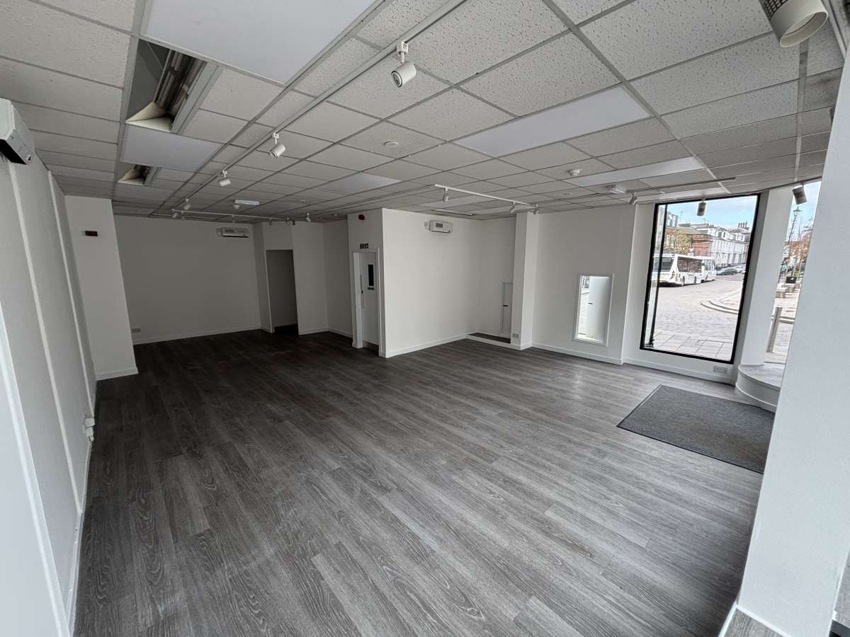 Retail/Shop in Dumfries - photo 3