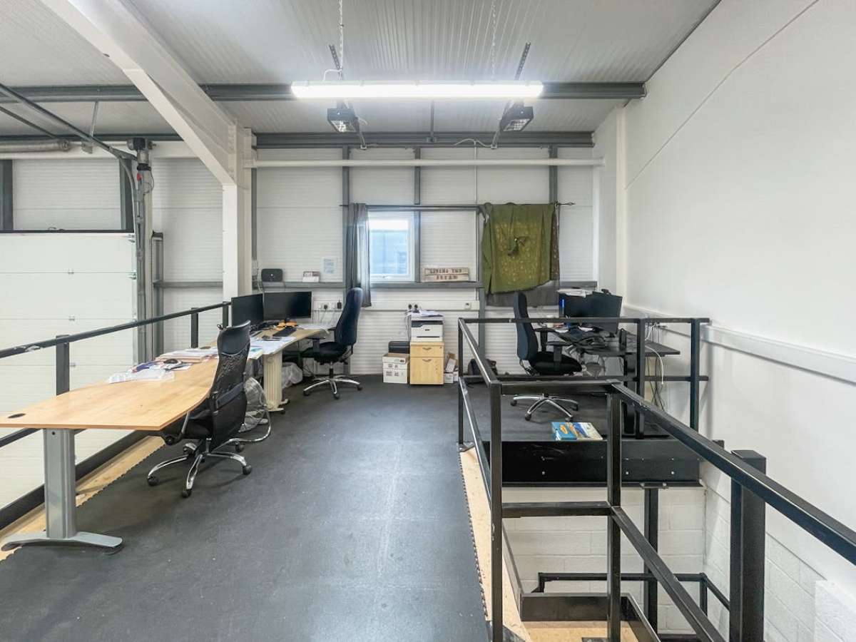 Retail/Shop in Bournemouth - photo 3