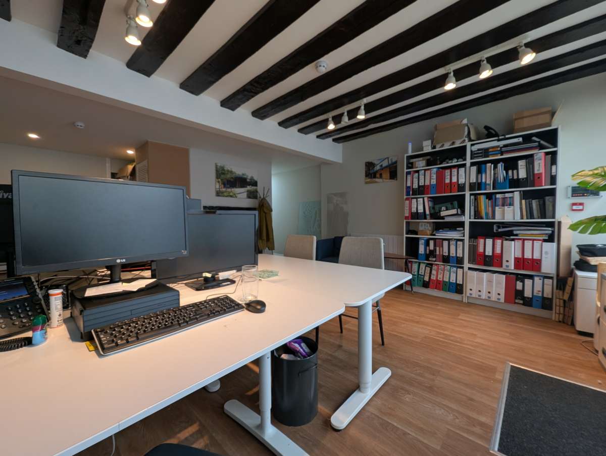 Retail/Shop in Ashford - photo 2