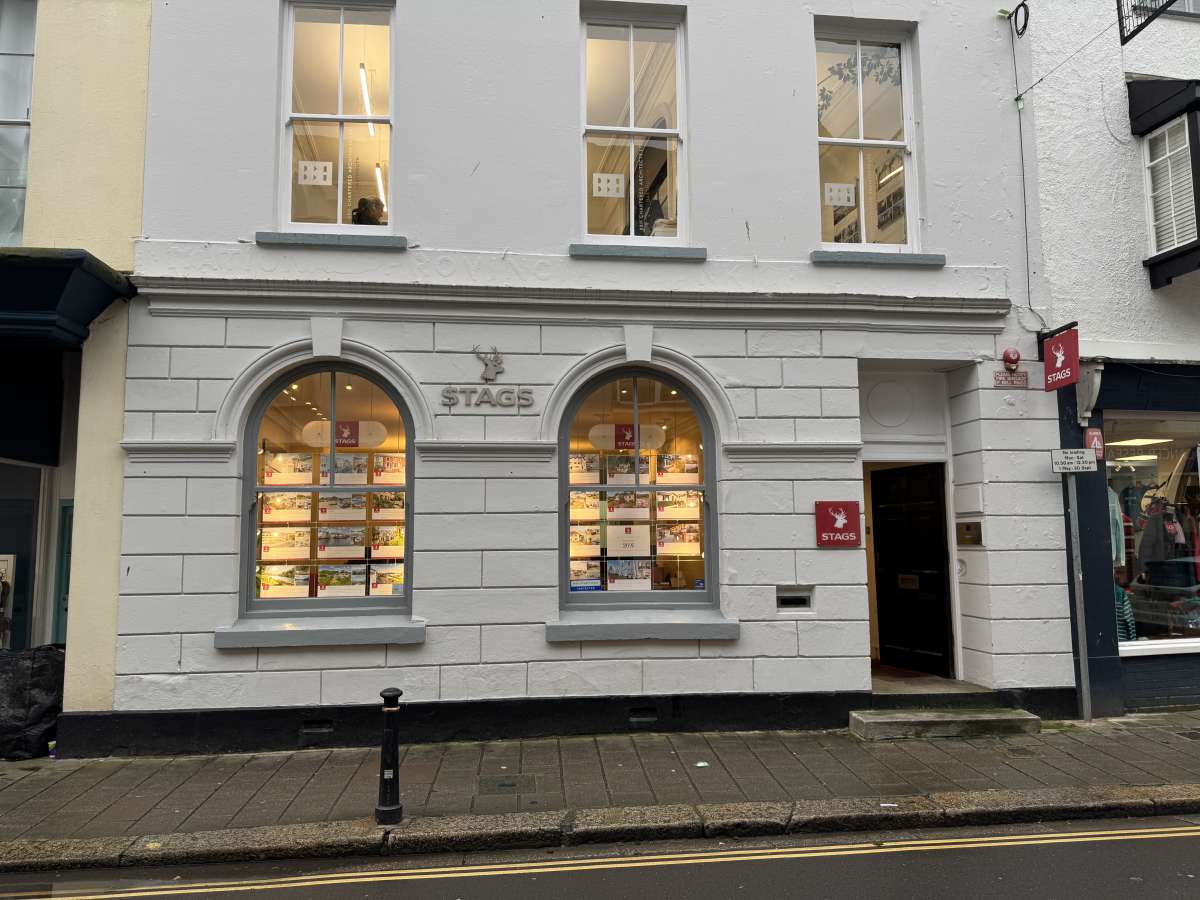 Retail/Shop in Dartmouth - photo 2