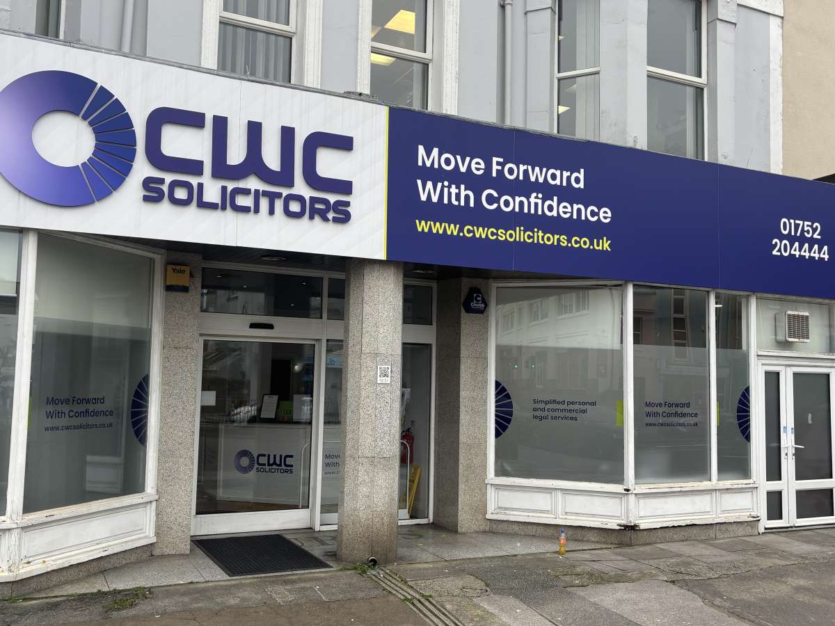 Retail/Shop in Plymouth - photo 2