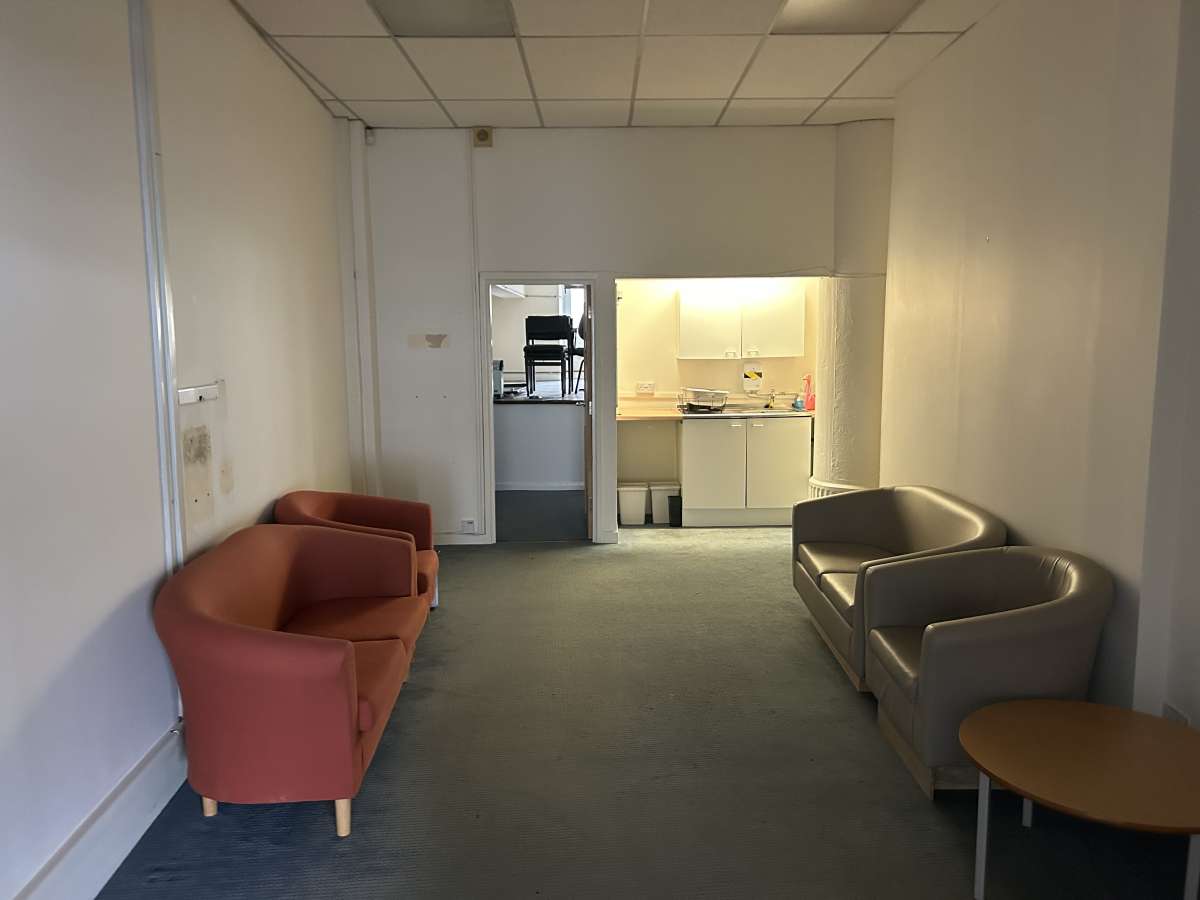 Retail/Shop in Plymouth - photo 3