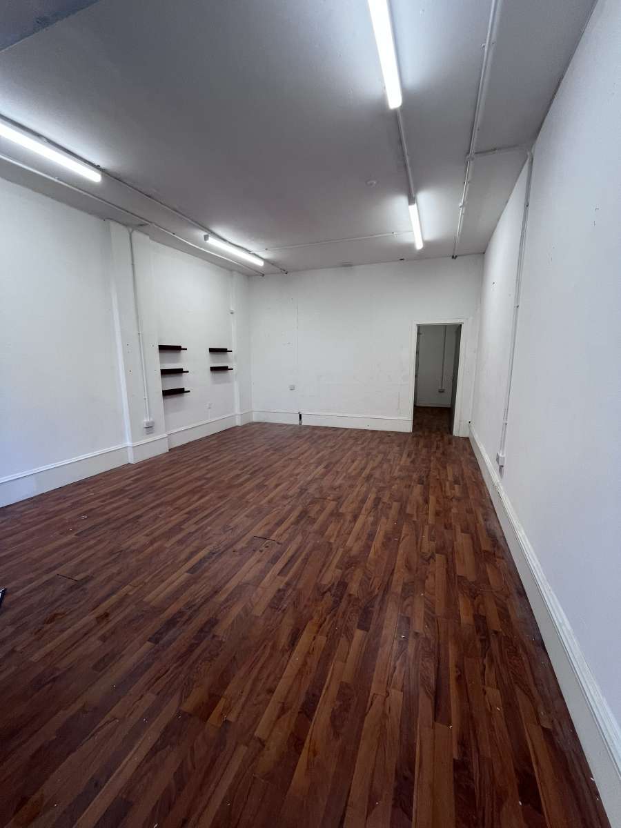 Retail/Shop in Glasgow - photo 2