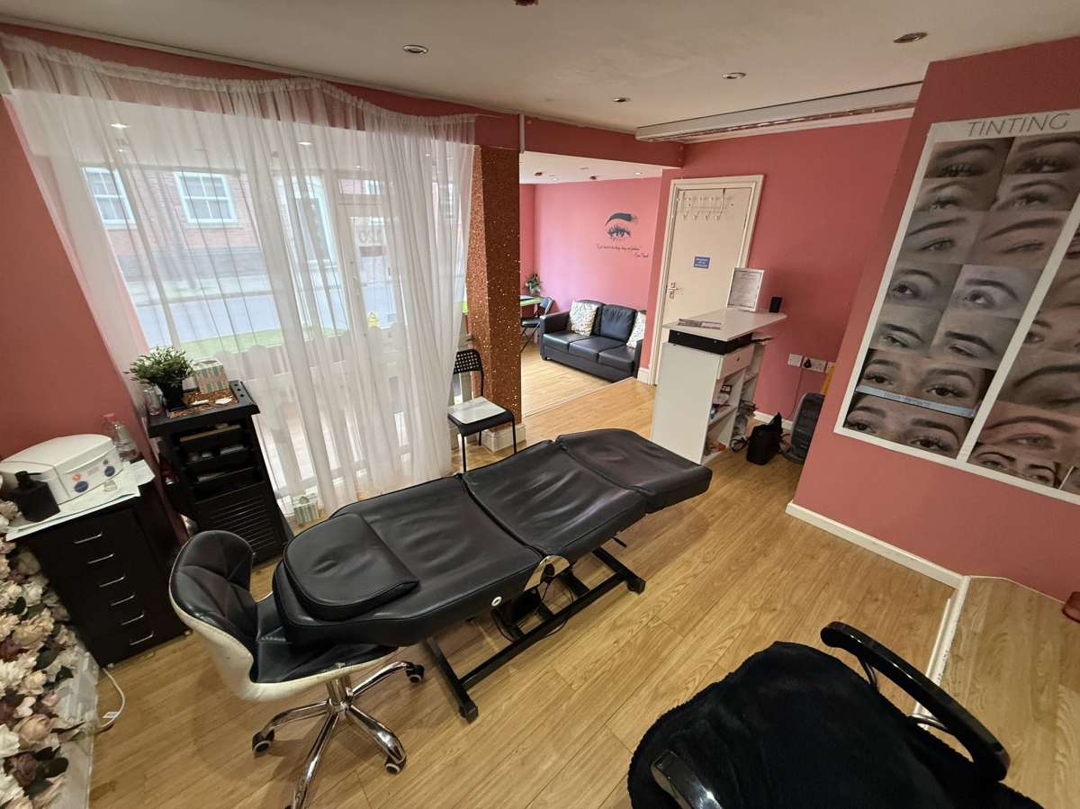 Retail/Shop in Hinckley - photo 2