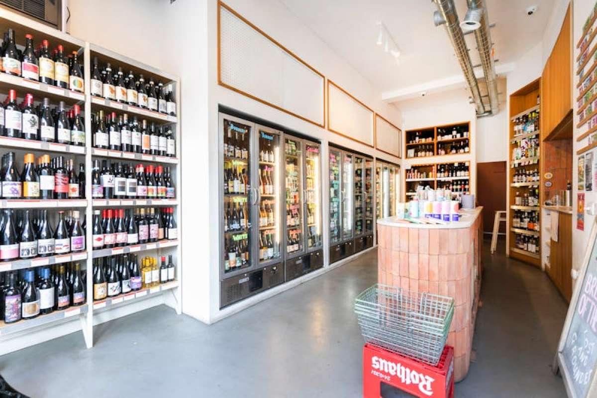 Retail/Shop in London - photo 4