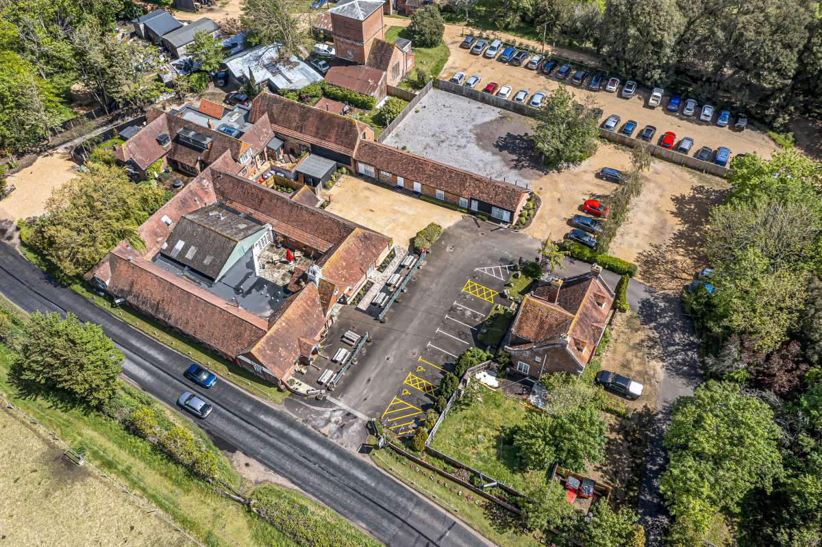 Retail/Shop in Walhampton - photo 3