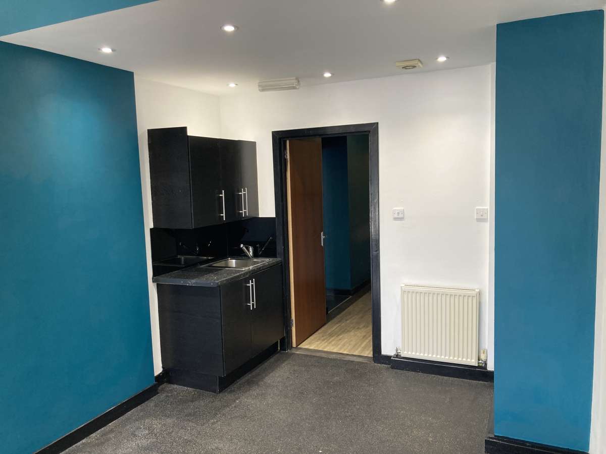 Retail/Shop in Troon - photo 3