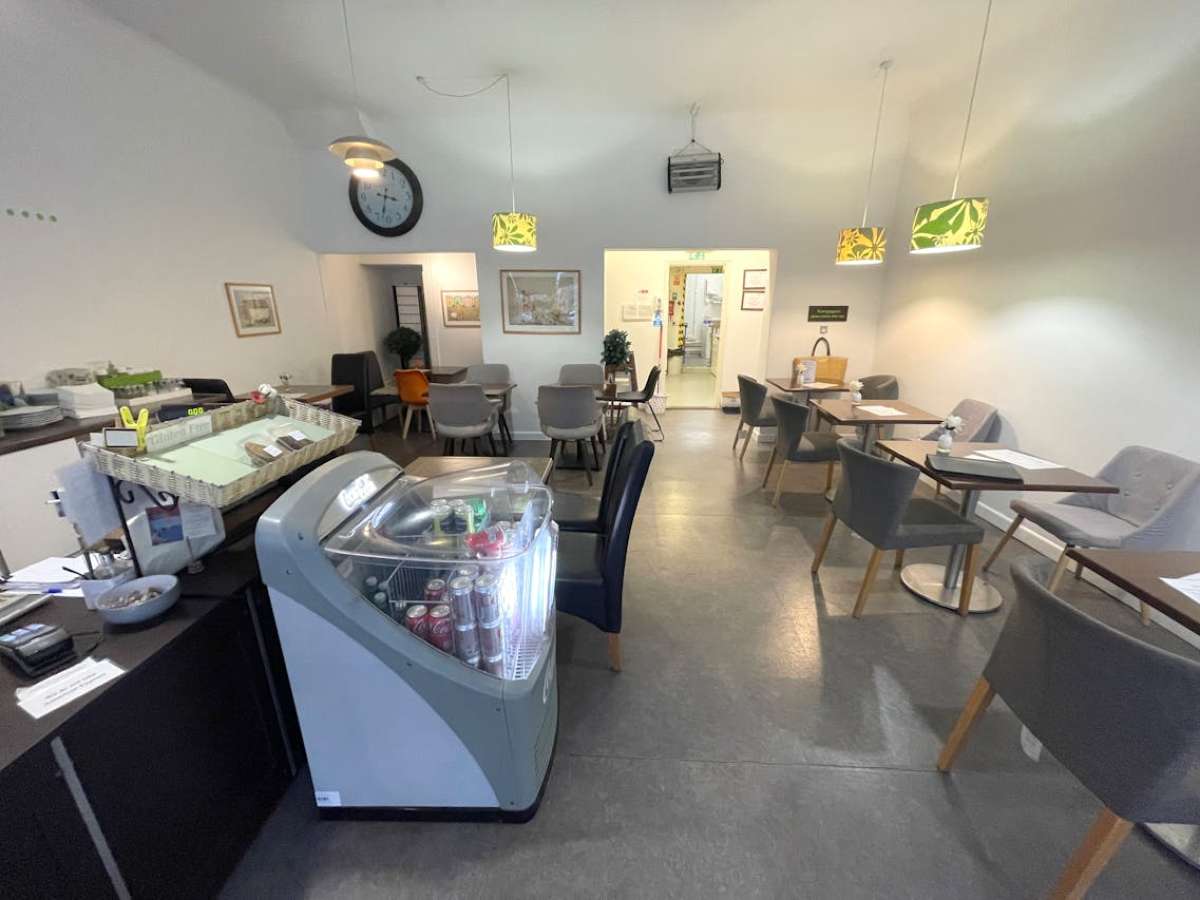 Retail/Shop in Poole - photo 2