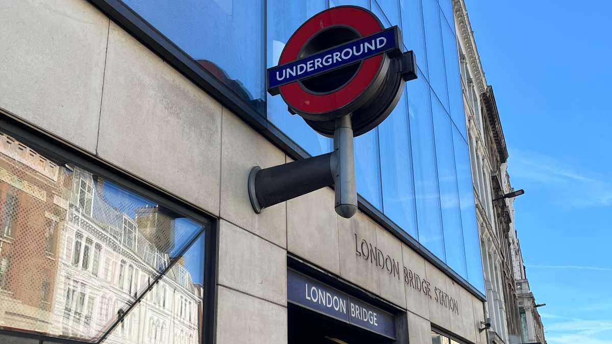 Retail/Shop in London - photo 4