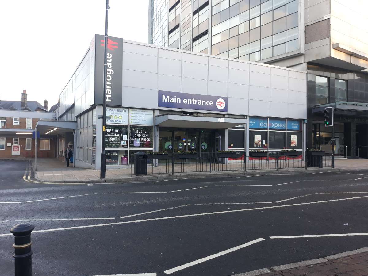 Retail/Shop in Harrogate - photo 4