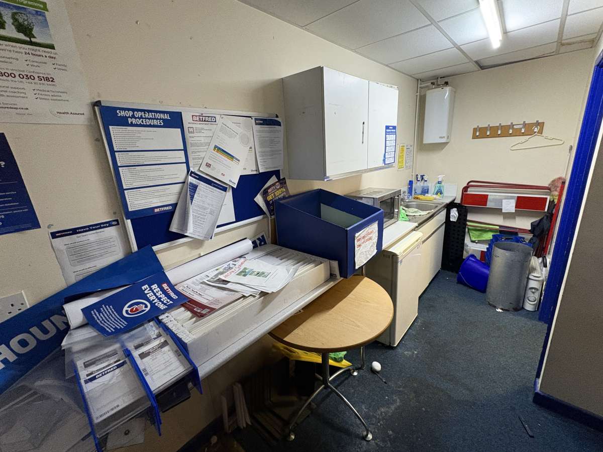 Retail/Shop in Southampton - photo 4