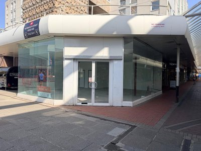Retail/Shop in Cwmbran - photo 4