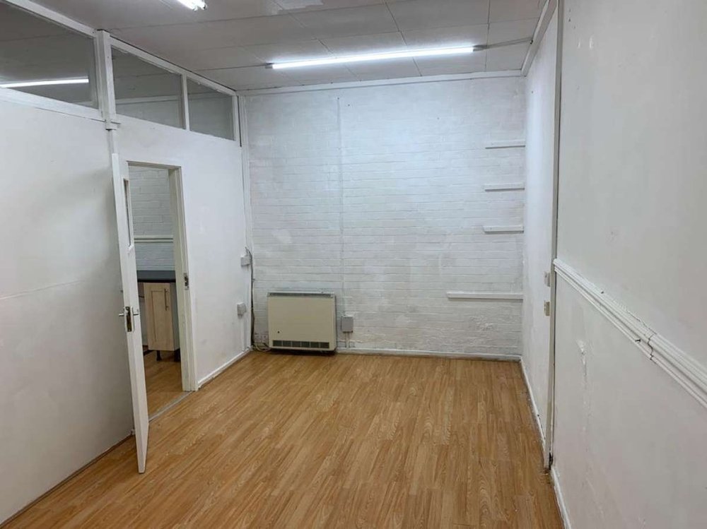 Retail/Shop in Ilkeston - photo 4