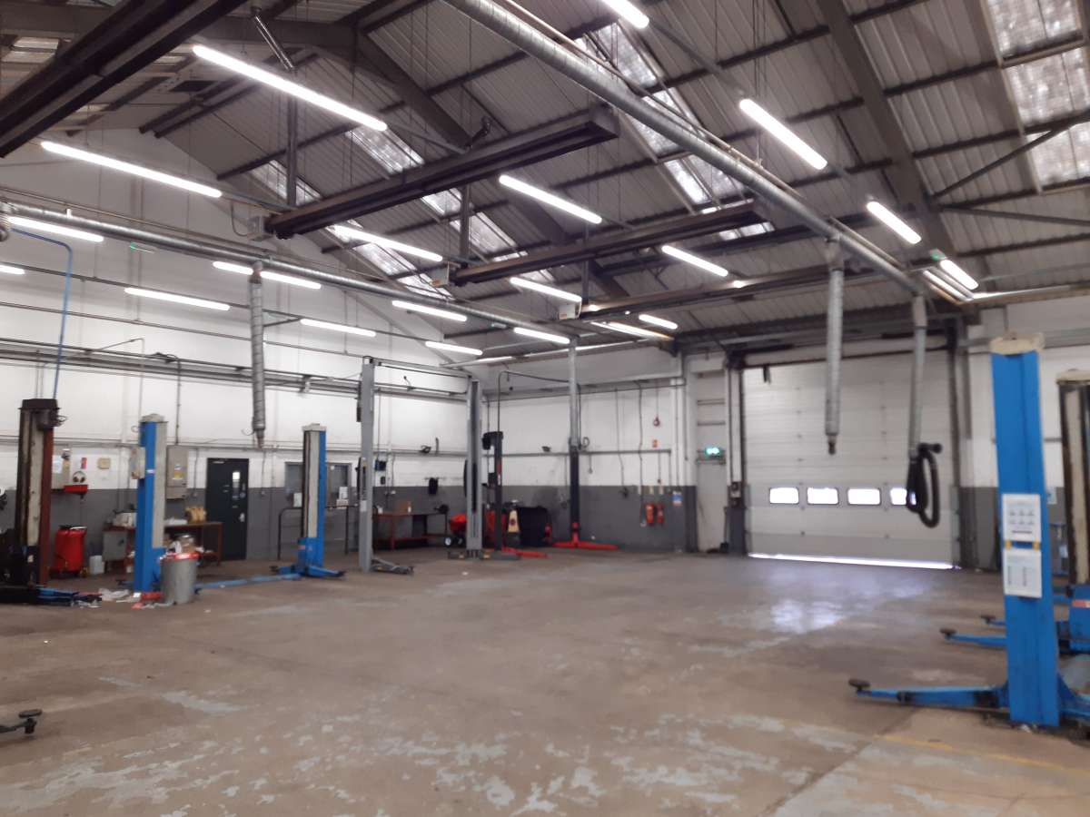 Retail/Shop in Plymouth - photo 3