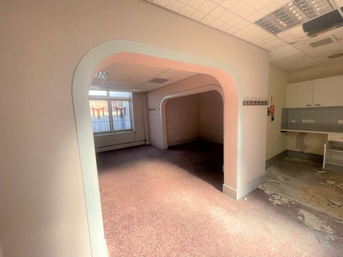 Retail/Shop in Gloucester - photo 3