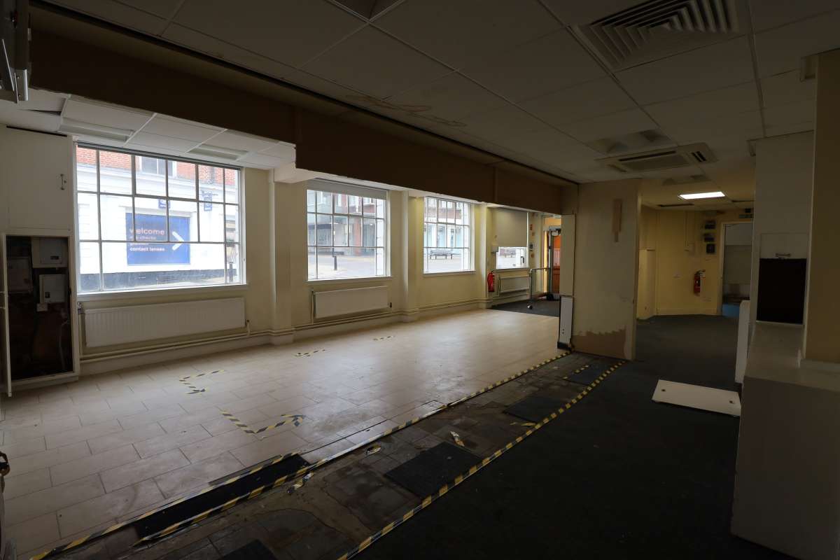 Retail/Shop in Hinckley - photo 4