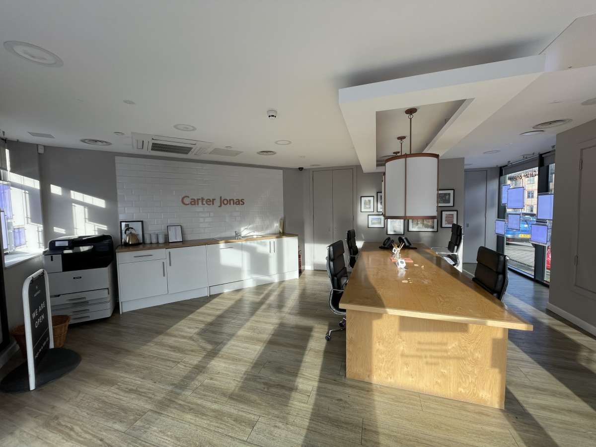 Retail/Shop in Cambridge - photo 3