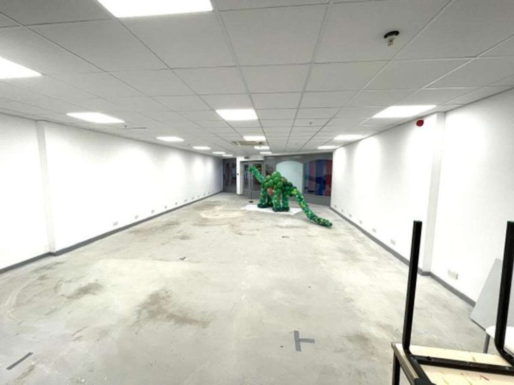 Retail/Shop in Trowbridge - photo 2