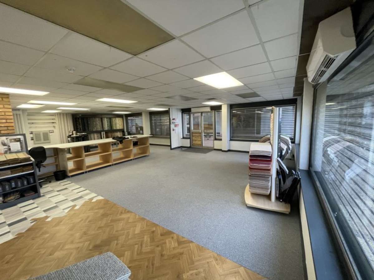 Retail/Shop in Bristol - photo 2