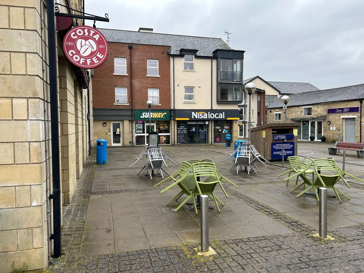 Retail/Shop in Brackley - photo 2