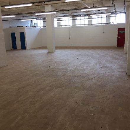 Retail/Shop in Rochdale - photo 4