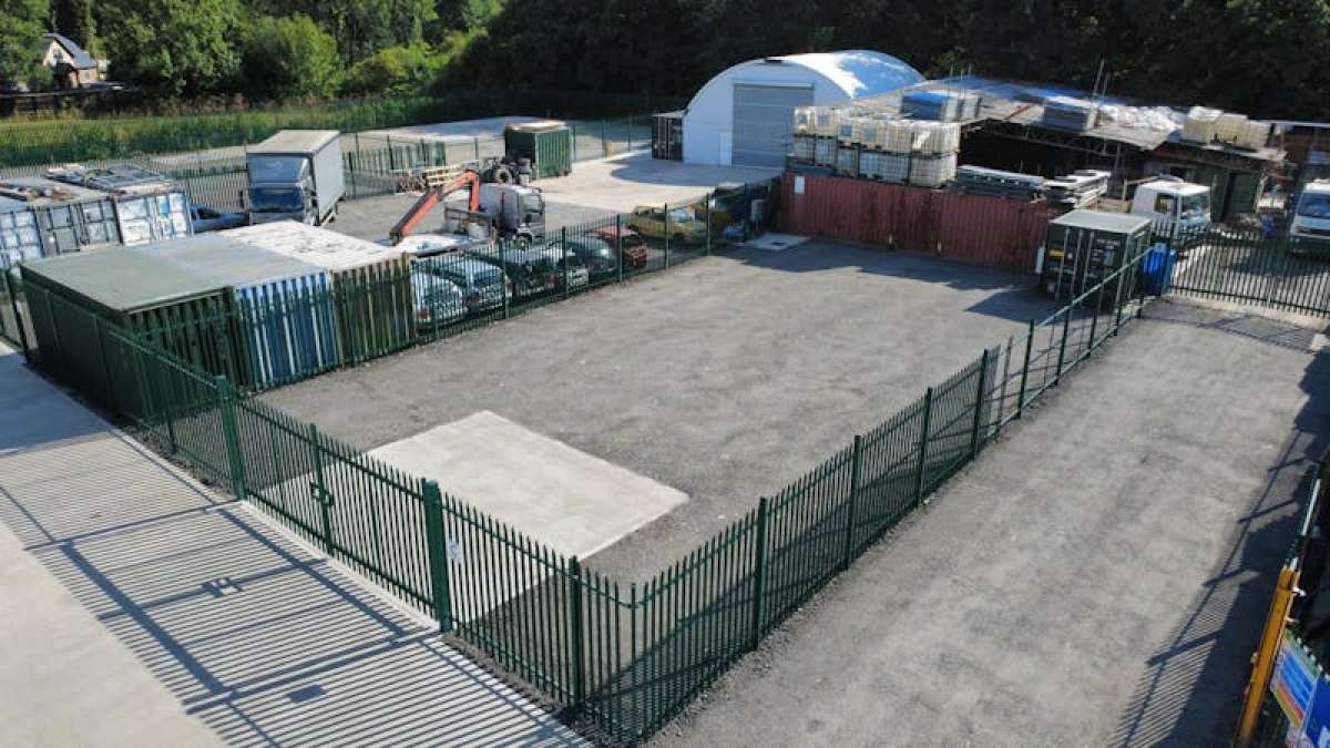 Storage in Fordingbridge - photo 3