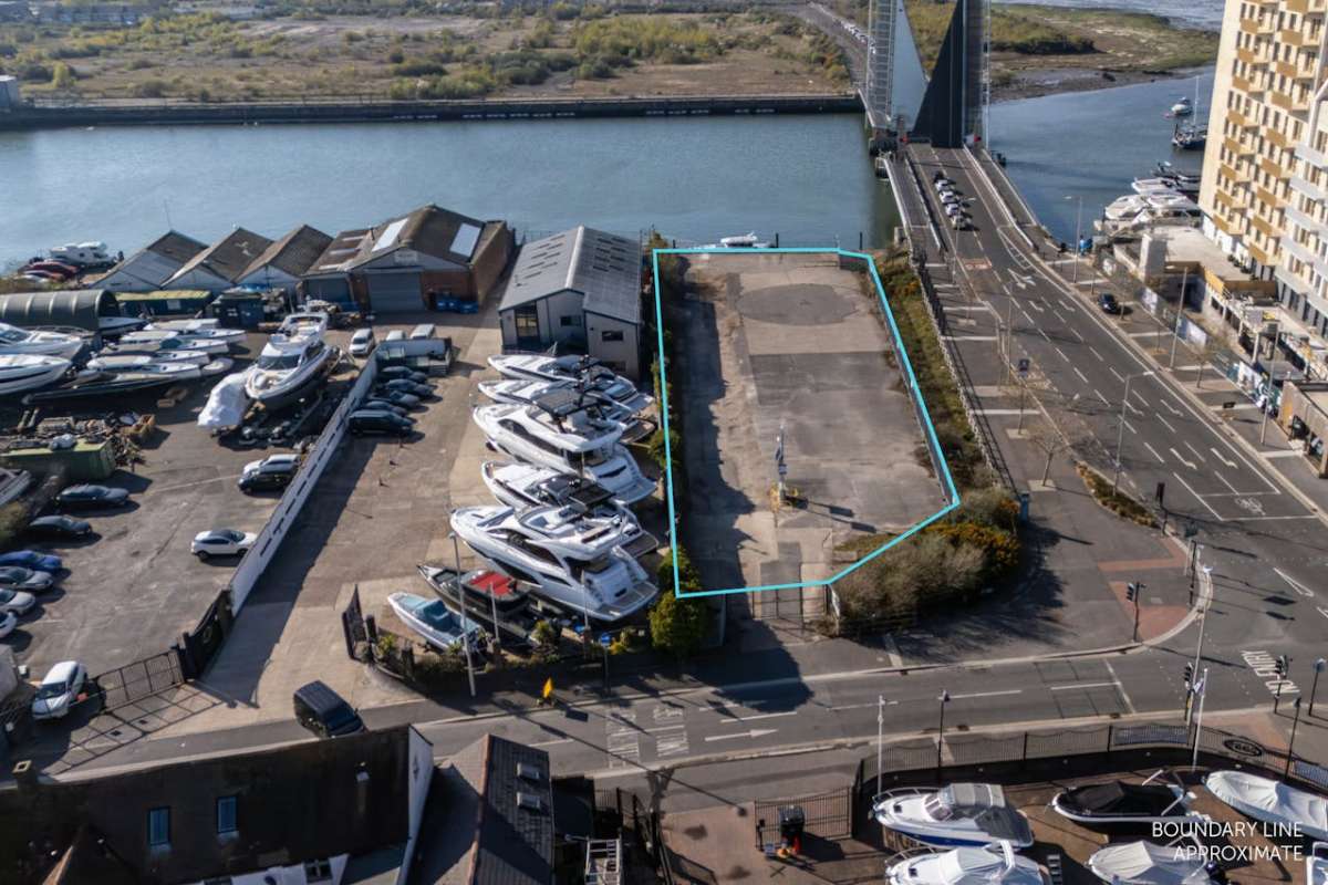 Storage in Poole - photo 2