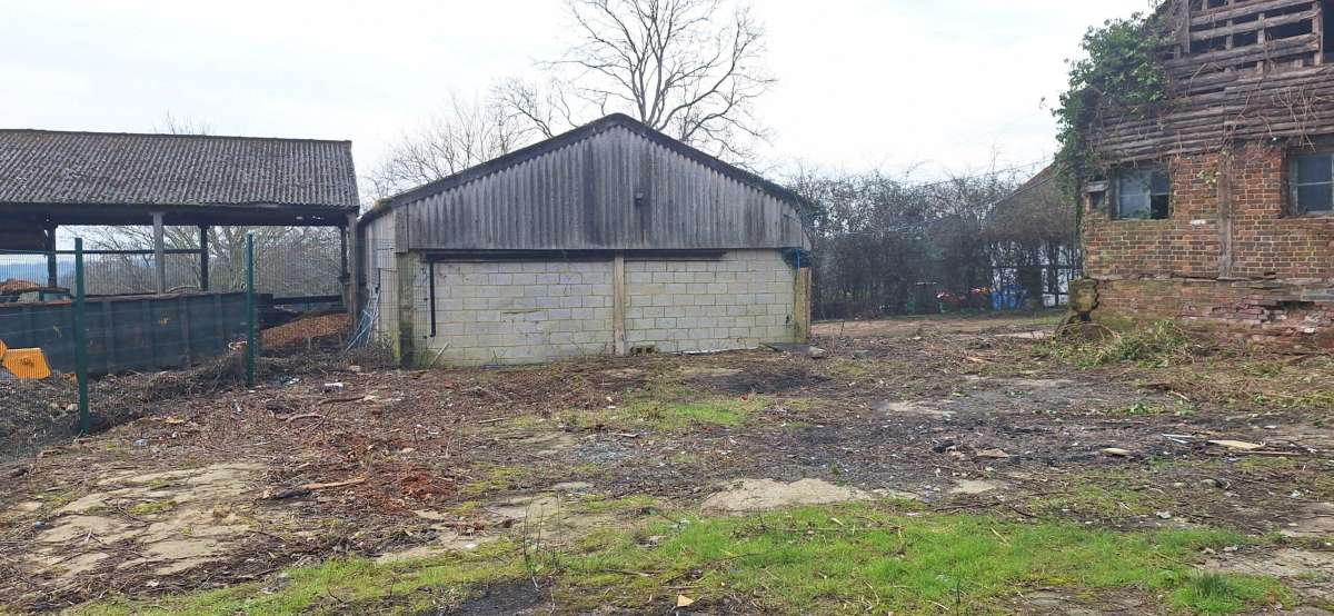 Industrial Unit in Horsham Road - photo 4